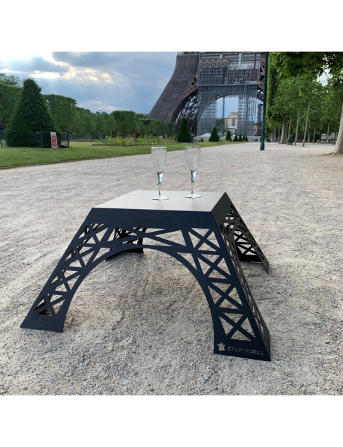 Table Eiffel Rose By Stilic Force So French
