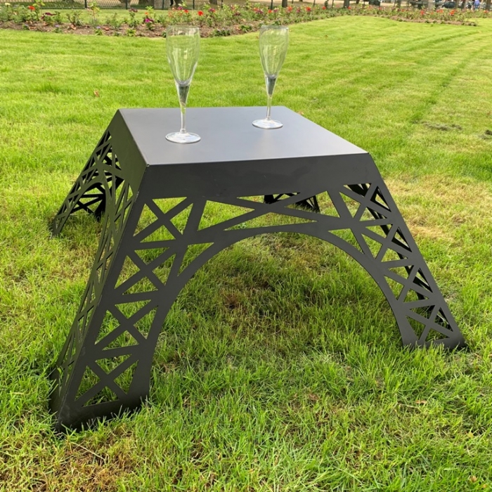 Table Eiffel Rose By Stilic Force So French