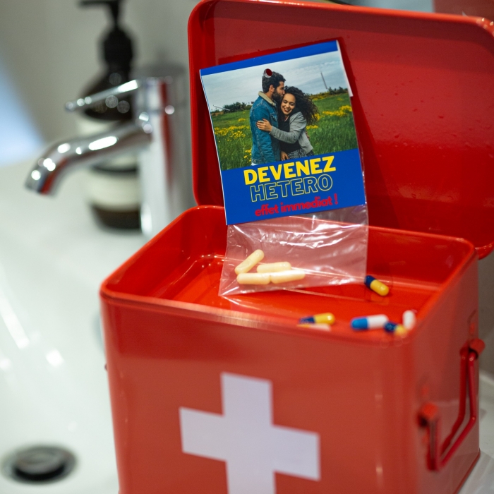 DEVENEZ HETERO - PLACEBO