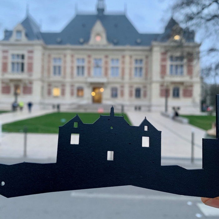 La mairie de Montrouge comparée a la skyline !