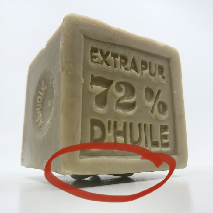 SavOsec, le trépied qui maintient votre savon au sec et évite les dégâts sur votre lavabo