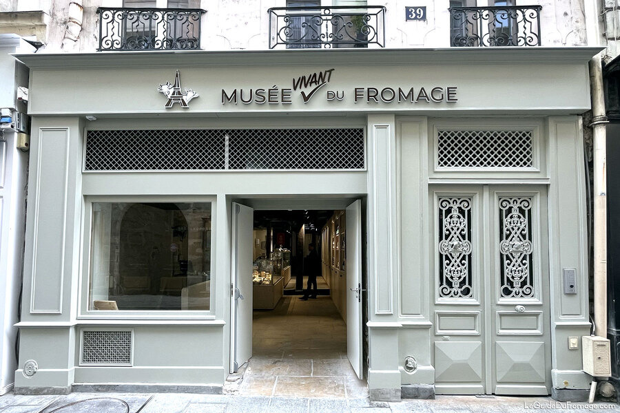 La vache à beurre au musée vivant du fromage !